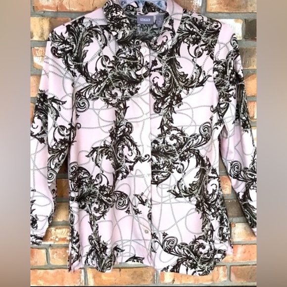 Chico’s Women’s Light Pink Chain Print Button Down Top Size 8 - Picture 1 of 6